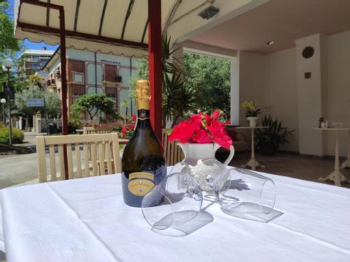 Villa Mirella-Nuova Gestione Grado Exterior foto